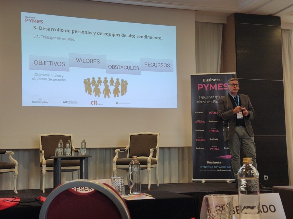 coaching grupal de Ricardo en ProcrastiNO